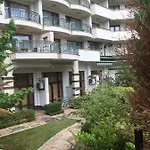 Private In Emerald Aparthotel 4*