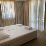 Private In Emerald Aparthotel