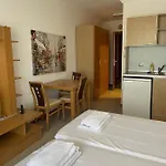 Private In Emerald Aparthotel