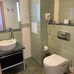 Private In Emerald 4*