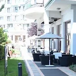 Private In Emerald Aparthotel 4*