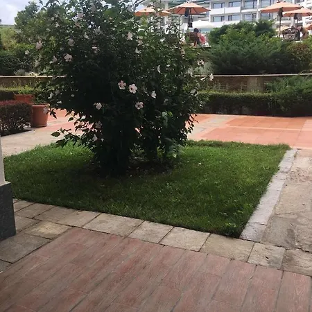 Private In Emerald Апартхотел 4*