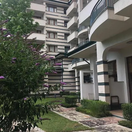Апартхотел Private In Emerald 4*
