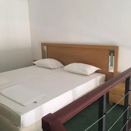 Private In Emerald Апартхотел 4*