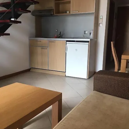 Private In Emerald Апартхотел Равда