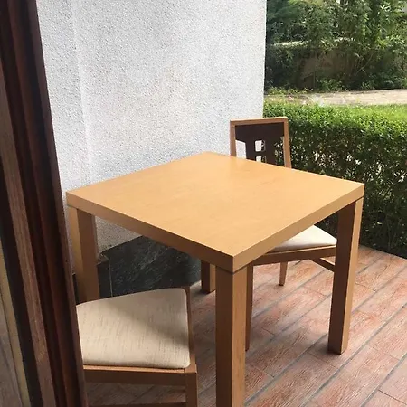 Private In Emerald 4*