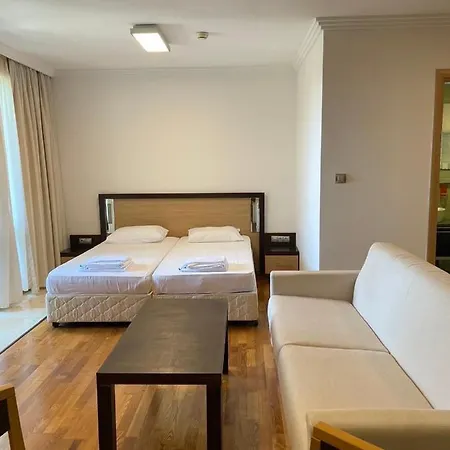 Aparthotel Private In Emerald Ravda