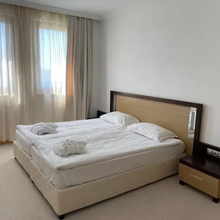 Aparthotel Private In Emerald