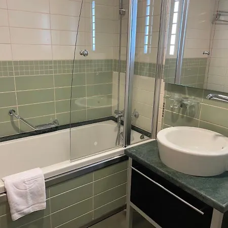 Private In Emerald Aparthotel