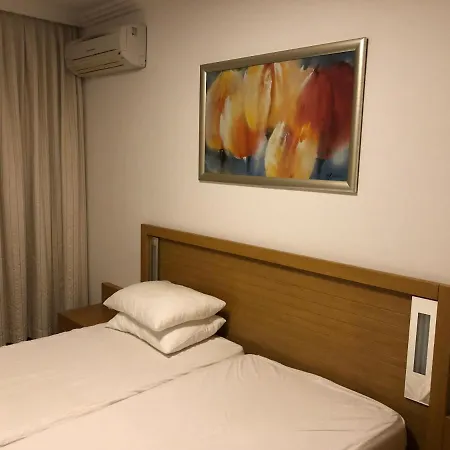 Private In Emerald Aparthotel