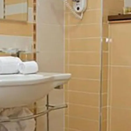 Private In Emerald Aparthotel