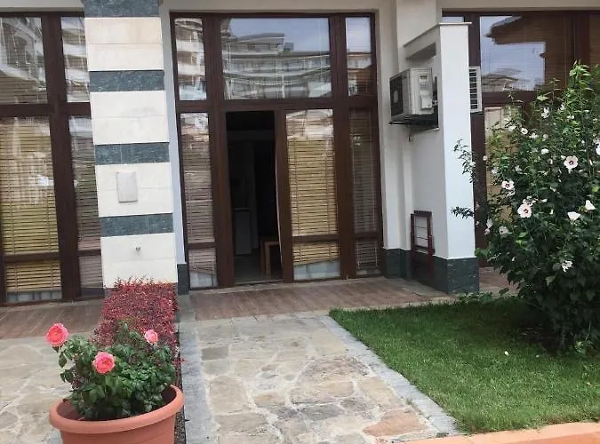 Private In Emerald Ravda