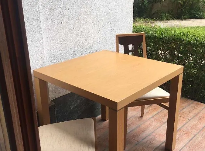 Private In Emerald 4*