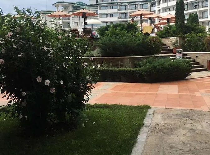 Aparthotel Private In Emerald 4*