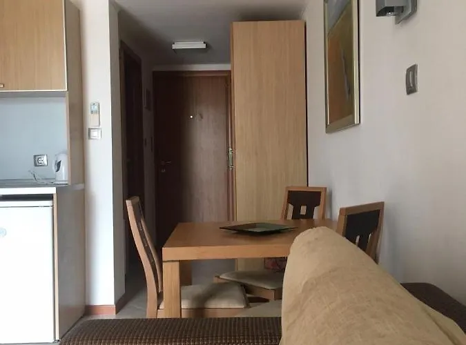 Private In Emerald Aparthotel 4*