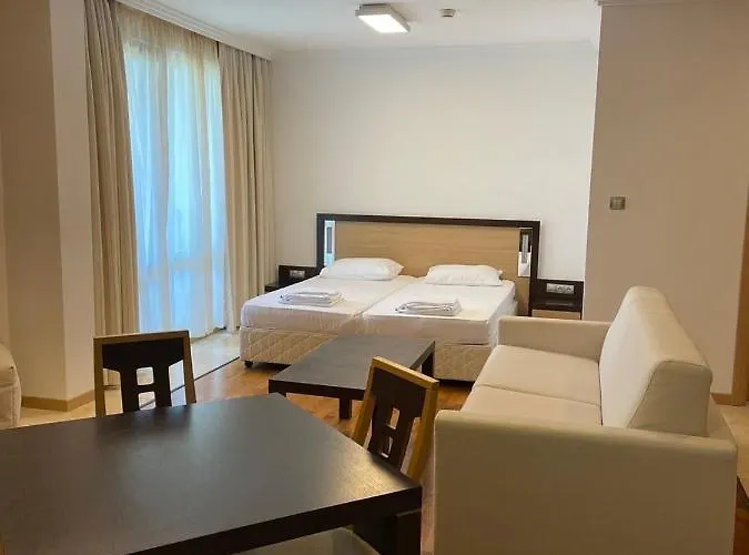 Aparthotel Private In Emerald 4*