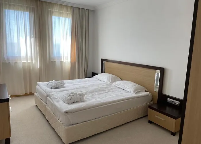 Aparthotel Private In Emerald