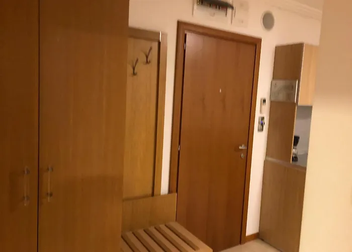 Private In Emerald Aparthotel